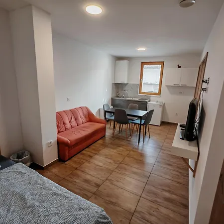 Apartament Pubyland & *