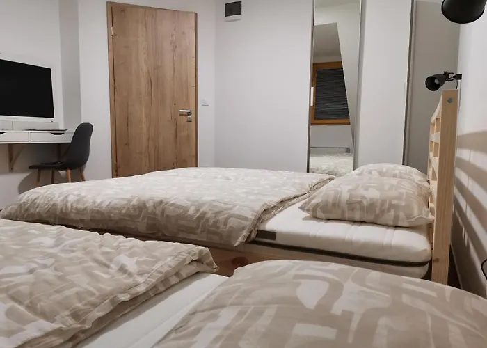 Pubyland & شقة Rogatec